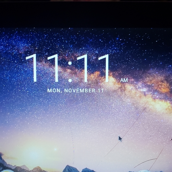 Meet your Posher, Cassandra - Picture 1 of 2